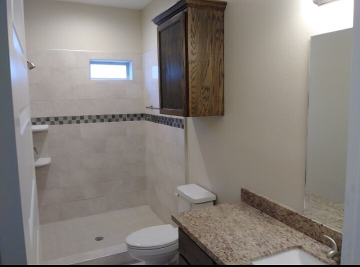 Building Photo - 210 Fig Dr
