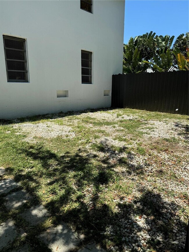 Building Photo - 8275 SW 205th Terrace