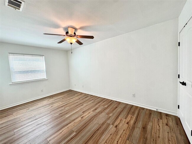 Building Photo - 6700 Cooper Ln
