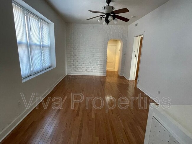 Building Photo - 3645 W Armitage Ave