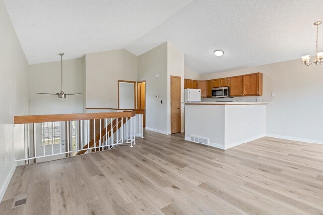 Building Photo - 4335 Conquista Dr