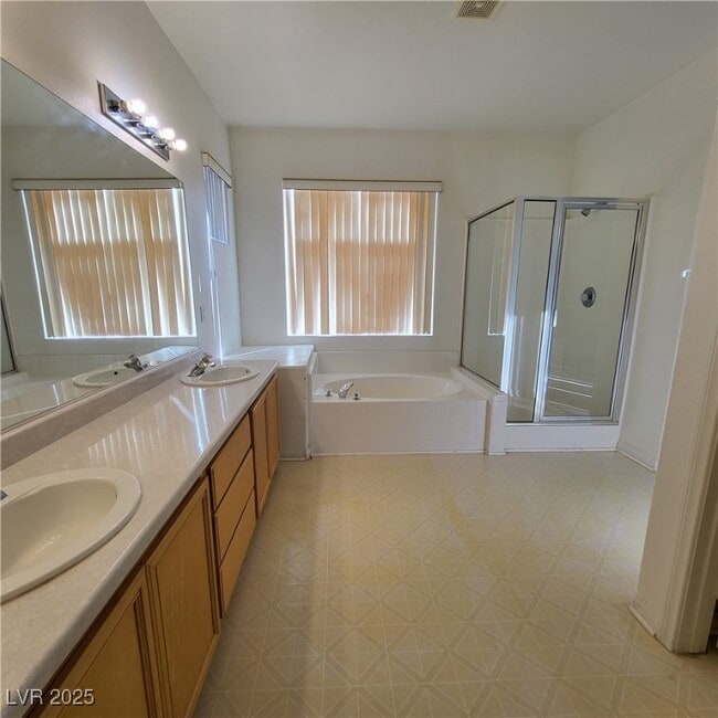 Building Photo - 211 Tayman Park Ave