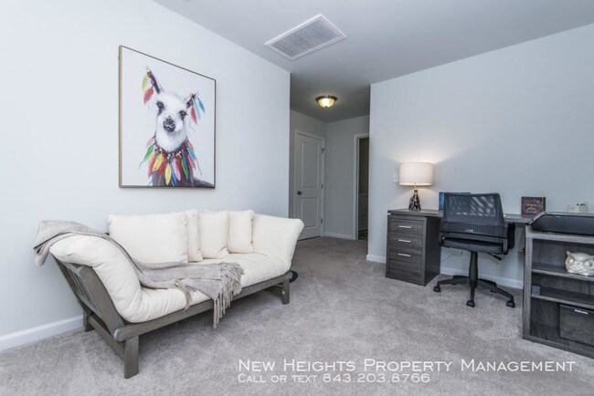Building Photo - Gorgeous home in McKewn neighborhood!