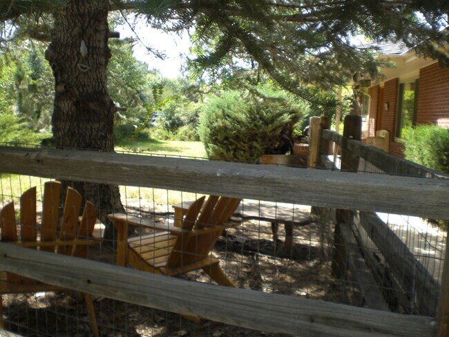 Building Photo - Beautiful Boulder Country Home - 4 Bed/2 Bath - Available July 3rd!