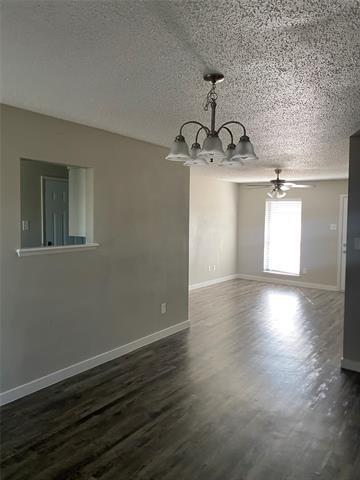 Building Photo - 802 Las Palmas Dr