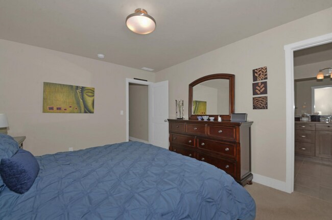 Building Photo - Beautiful 3 Bed/2.5 Bath Home in NW Bend - Via Cambria