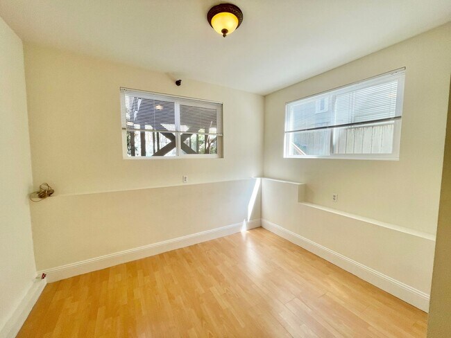 Building Photo - 2624 Sutter St