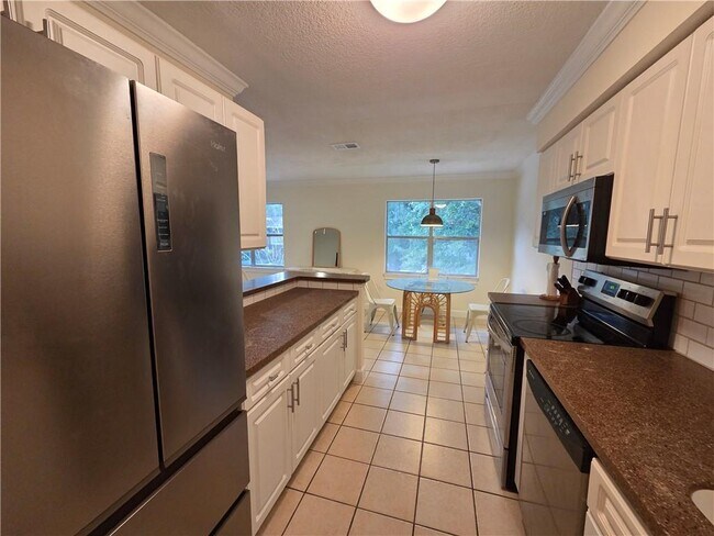 Building Photo - 800 Mallery St