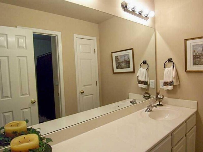 Building Photo - 6128 Prestwood Dr