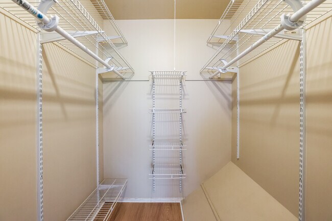 Building Photo - 1428 Inverrary Ln