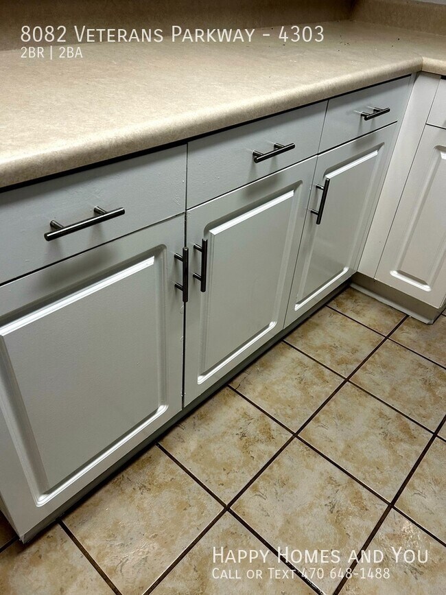 Building Photo - 8082 Veterans Pkwy