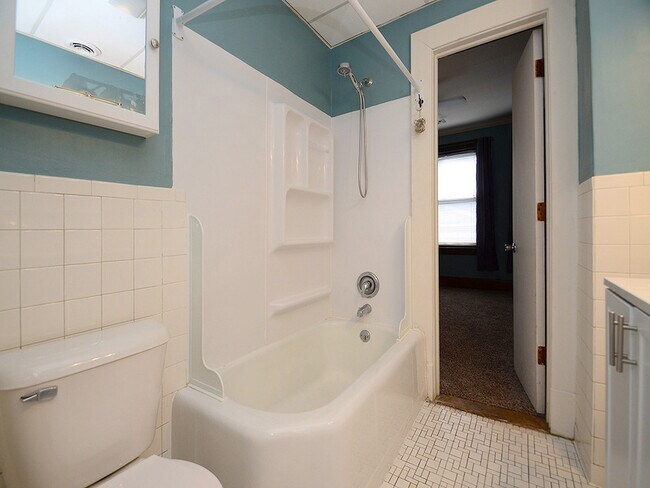 Building Photo - 602 1st Ave