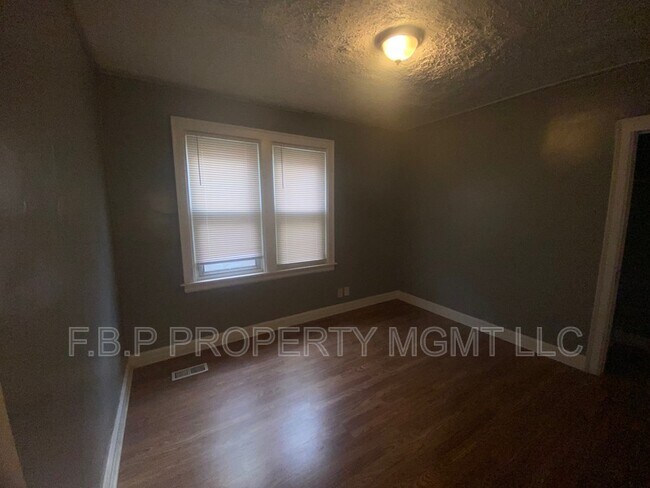 Building Photo - 3831 Waverly St