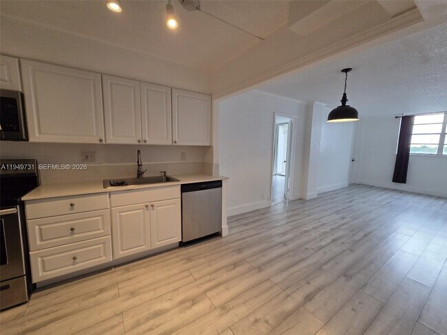 Building Photo - 2903 NE 163rd St