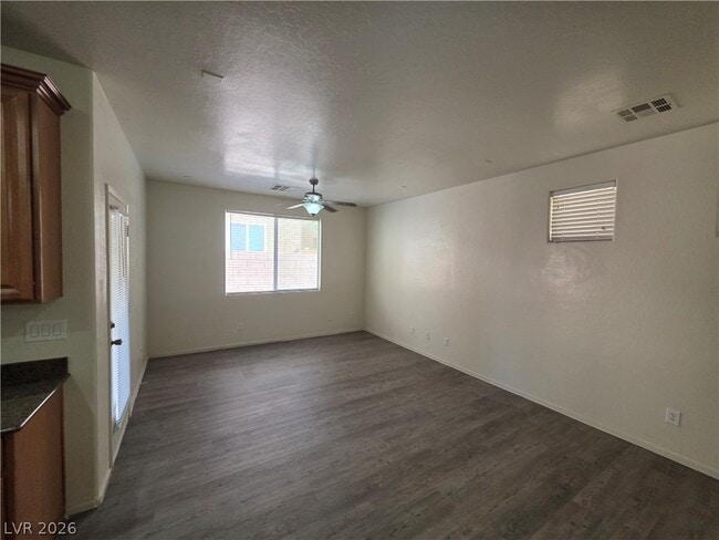 Building Photo - 7510 Perla Del Mar Ave