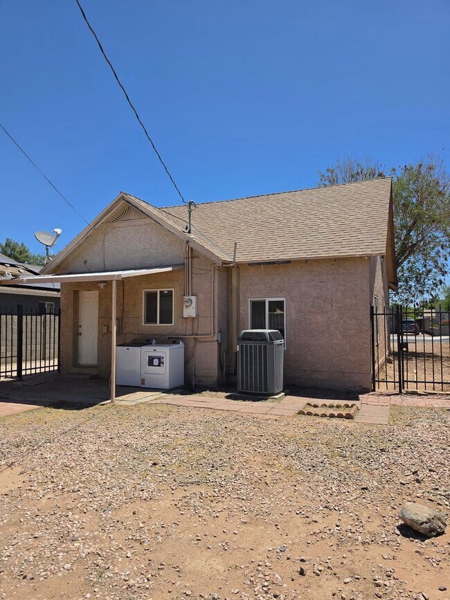 Building Photo - 2226 N 22nd St