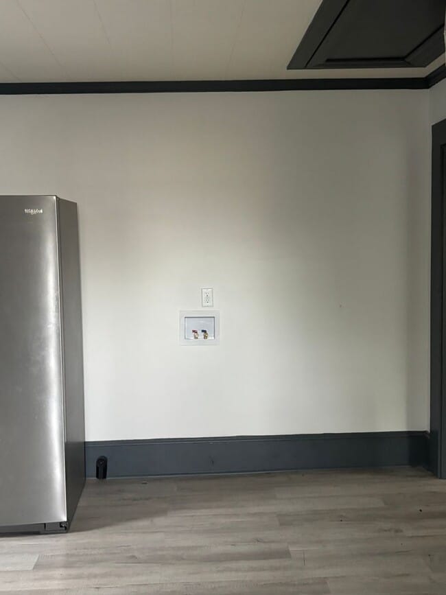 Building Photo - 608 N Independence St