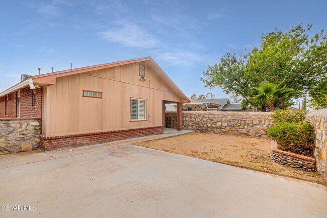 Building Photo - 11621 Maquitico Ct
