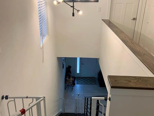 Building Photo - 206 Conservation Dr