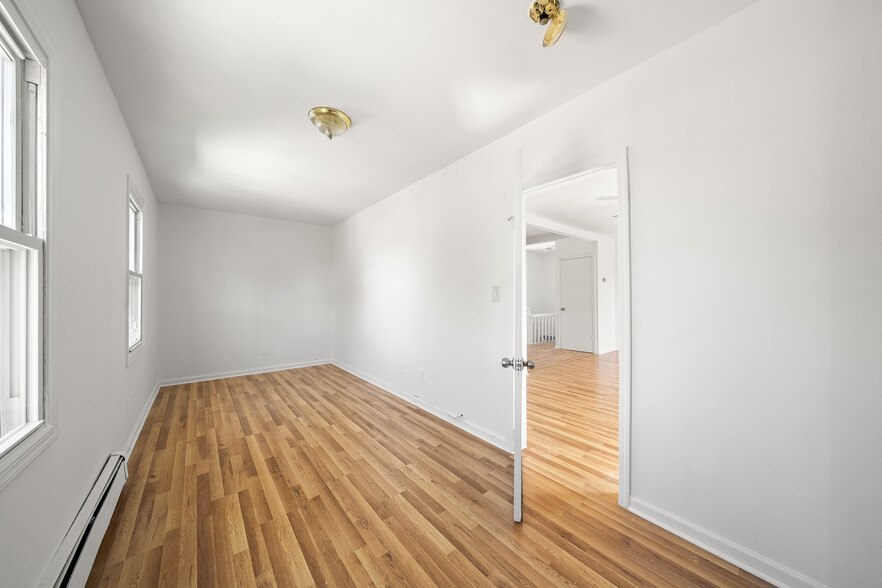 Building Photo - 539 Bergen Blvd