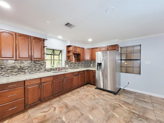Building Photo - 12934 Ivydale Dr