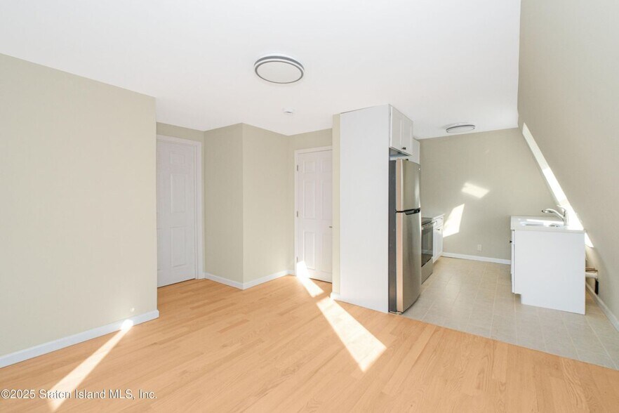 Building Photo - 413 Cary Ave