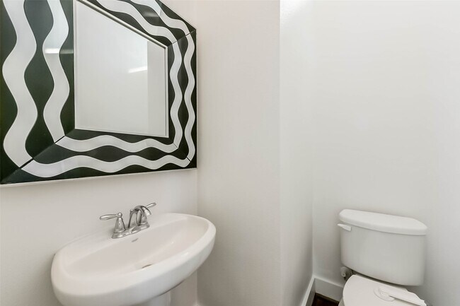 Building Photo - 1810 Thompson St