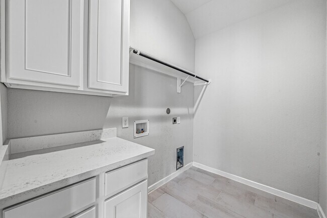 Building Photo - 7623 Coral Lk Dr