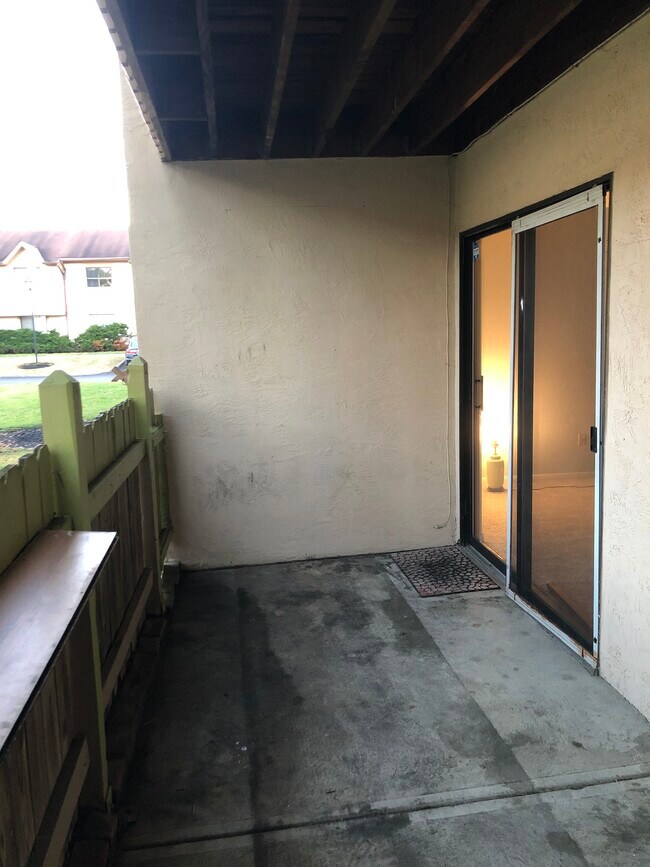 Building Photo - 2283 Hedgerow Road