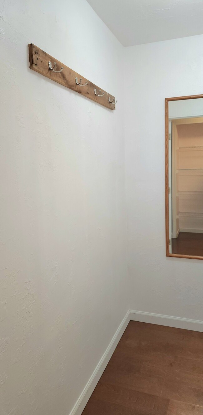 Building Photo - 42-KE642 N Bass Ct