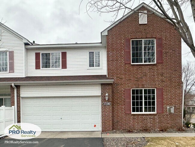 Building Photo - Recently Remodeled 3 Bedroom Townhome