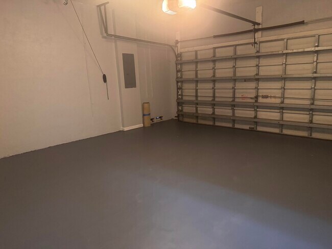 Building Photo - 4044 NW 62nd Ct