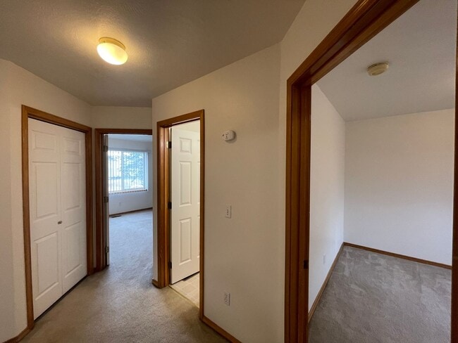 Building Photo - 3115 E 44th Ave