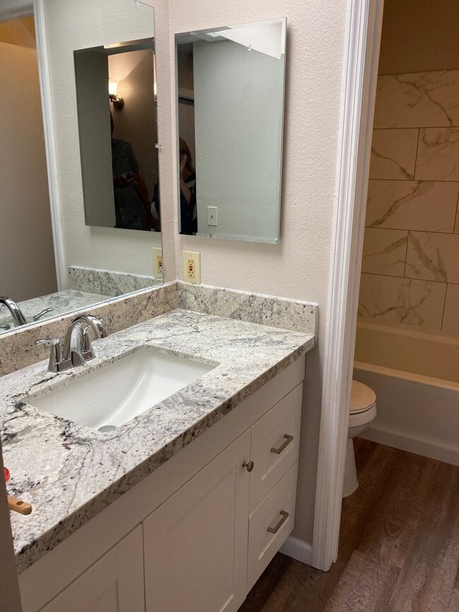 Building Photo - Renovated one bedroom