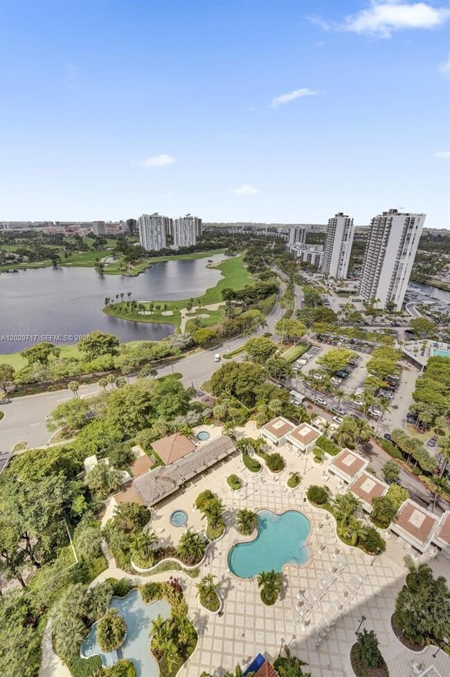 Building Photo - 20281 E Country Club Dr