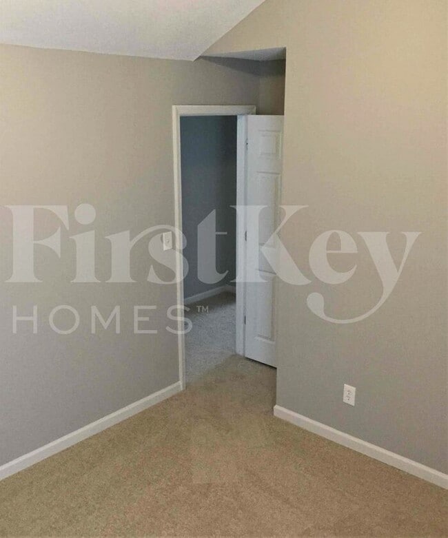 Building Photo - 4200 Reserve Hill Crossing