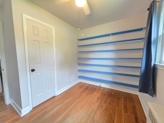 Building Photo - 1209 Belmont Ave