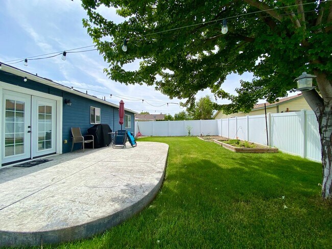 Building Photo - 3 Bedroom Home in West Valley