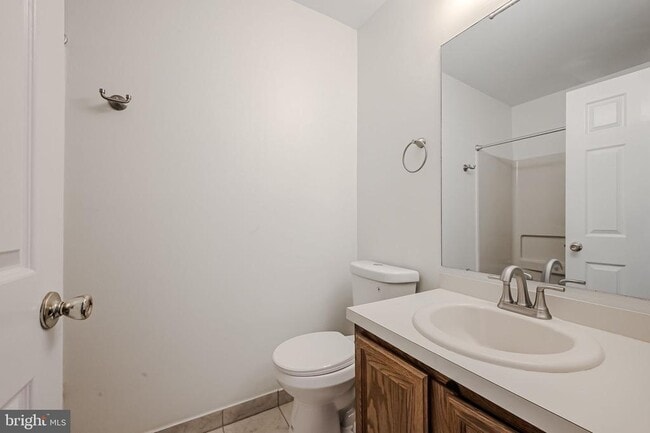 Building Photo - 805 Birch Ln