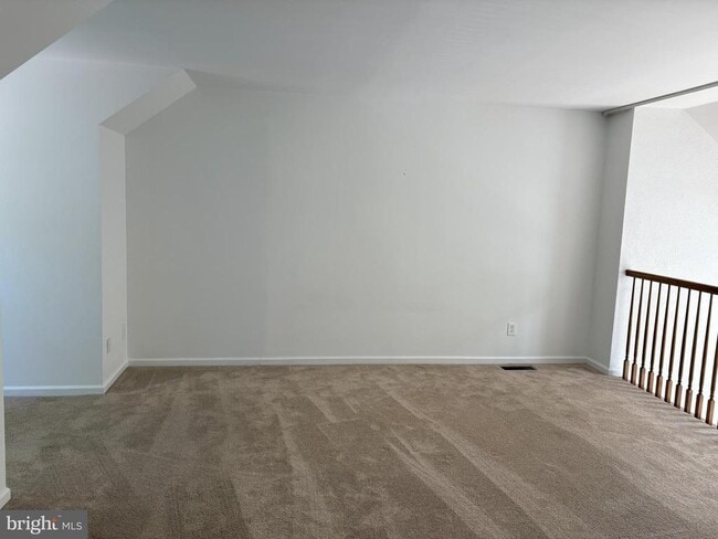 Building Photo - 125 Medinah Dr