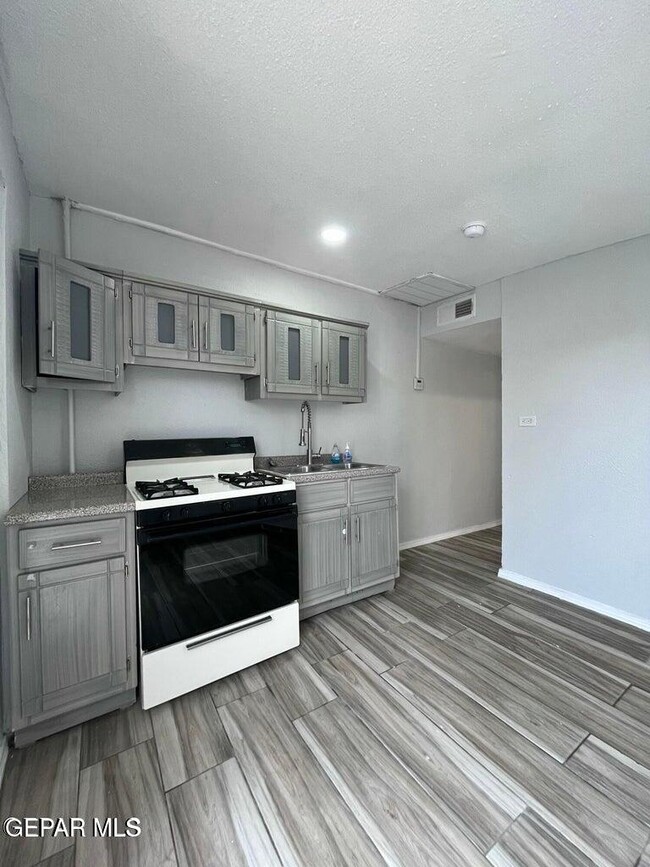 Building Photo - 10216 Celedon Cir