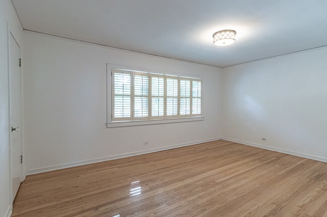 Building Photo - 605 4th St