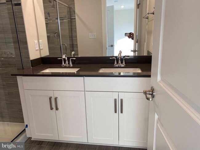 Building Photo - 232 Red Leaf Ln