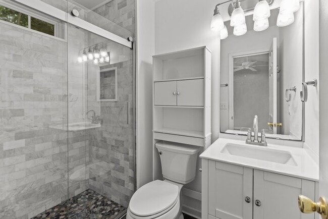 Building Photo - Your Perfect Townhome Is Here!