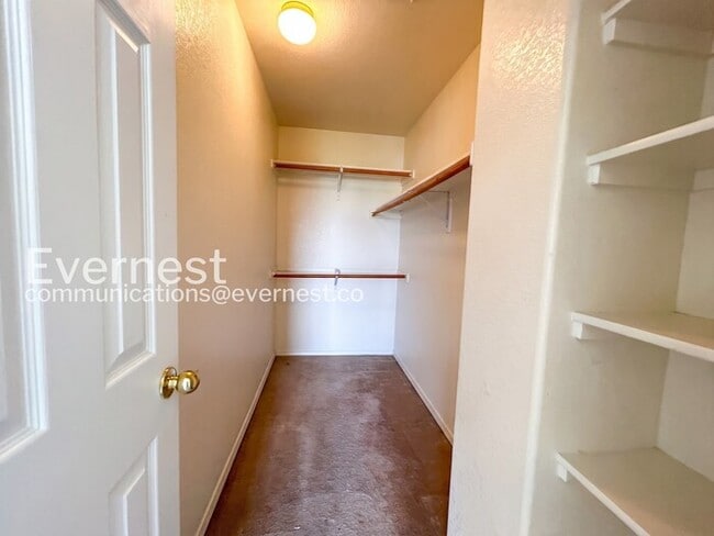 Building Photo - 6598 Fielding Terrace