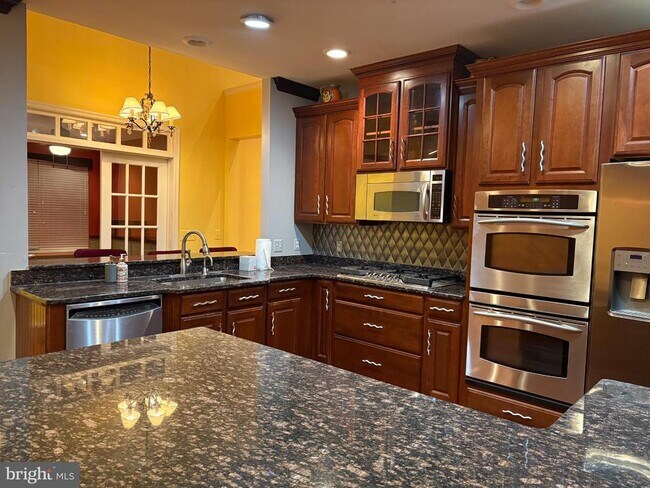 Building Photo - 950 Nathaniel Trail