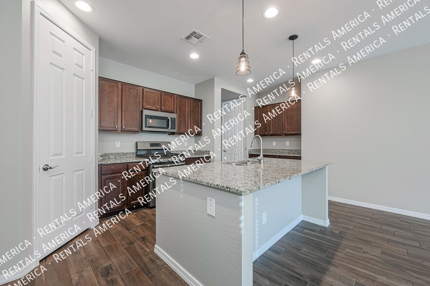 Building Photo - 3725 E Turley St