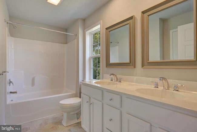 Building Photo - 90 Hoke Farm Way