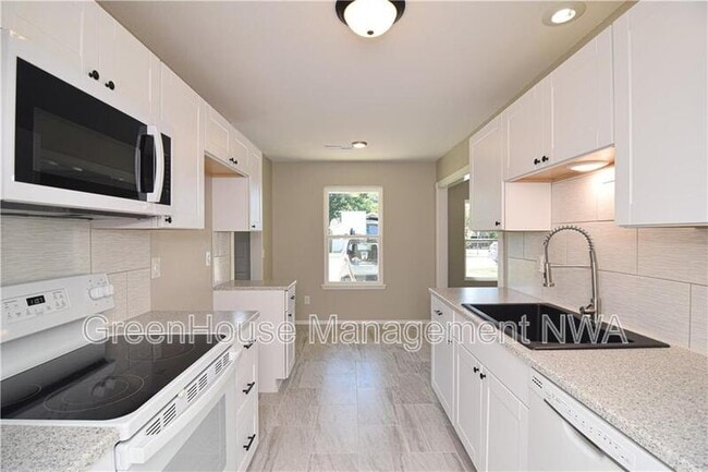 Building Photo - 117 E Veterans Pkwy