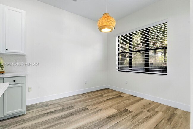 Building Photo - 115 SW 127th Terrace